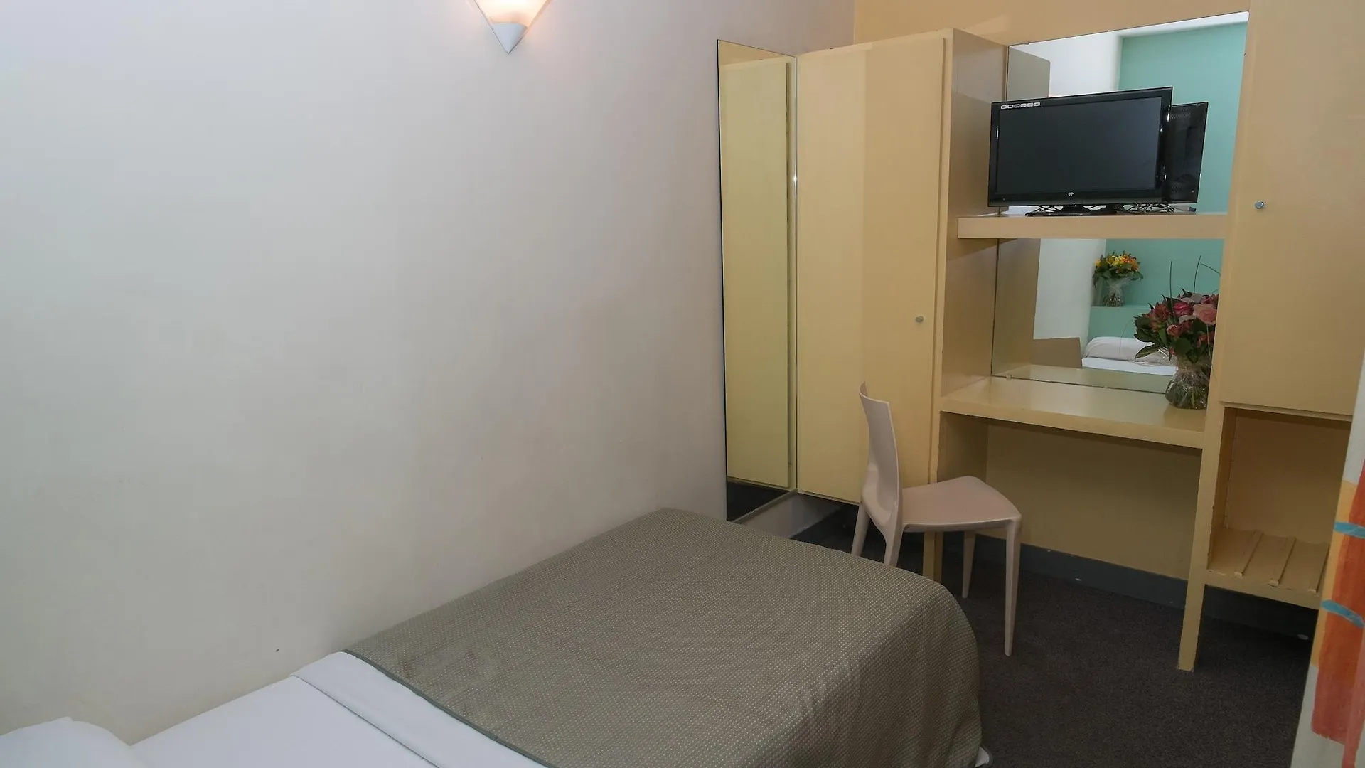 Hotel Trendy Canettes 3*
