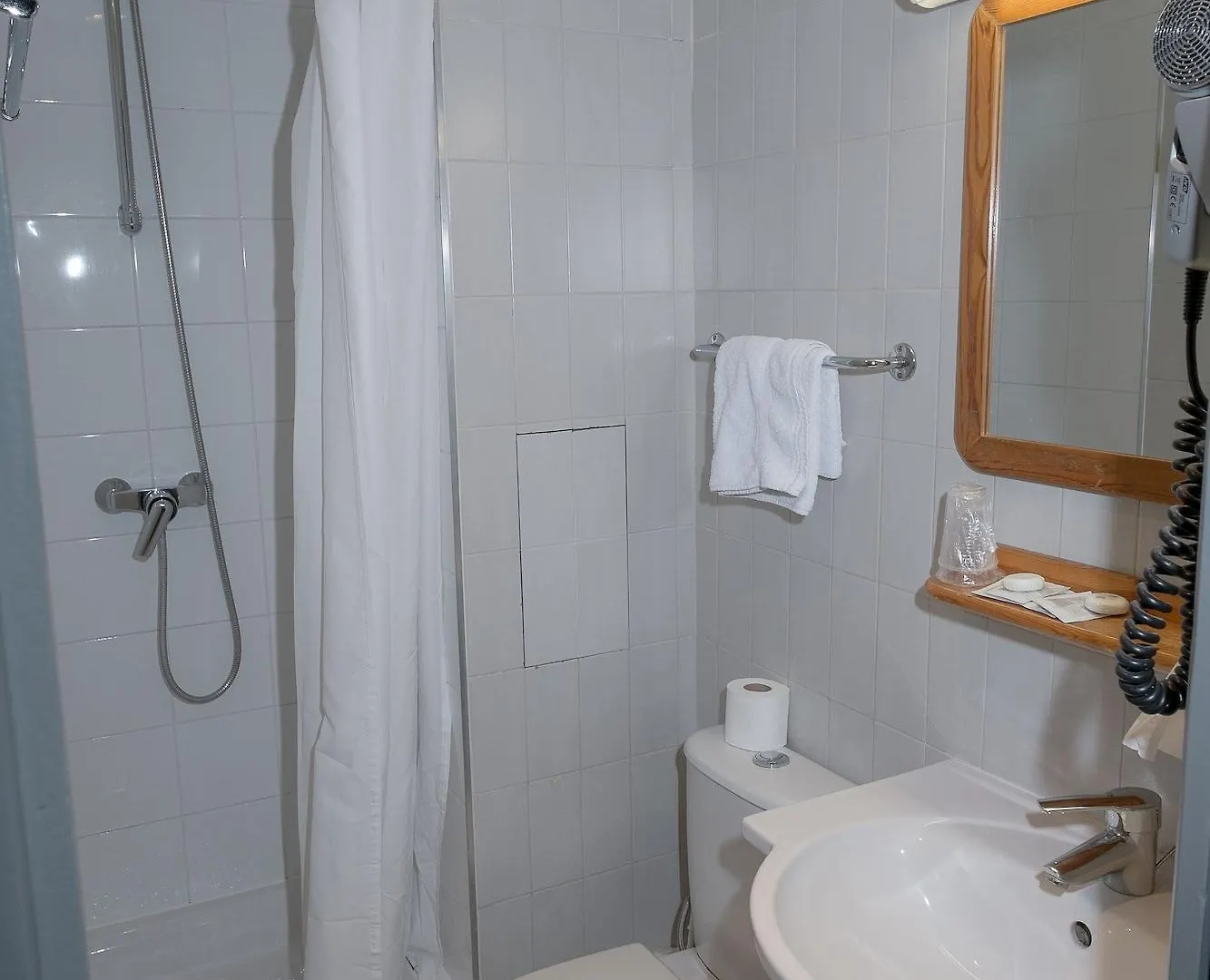 Trendy Canettes Hotel