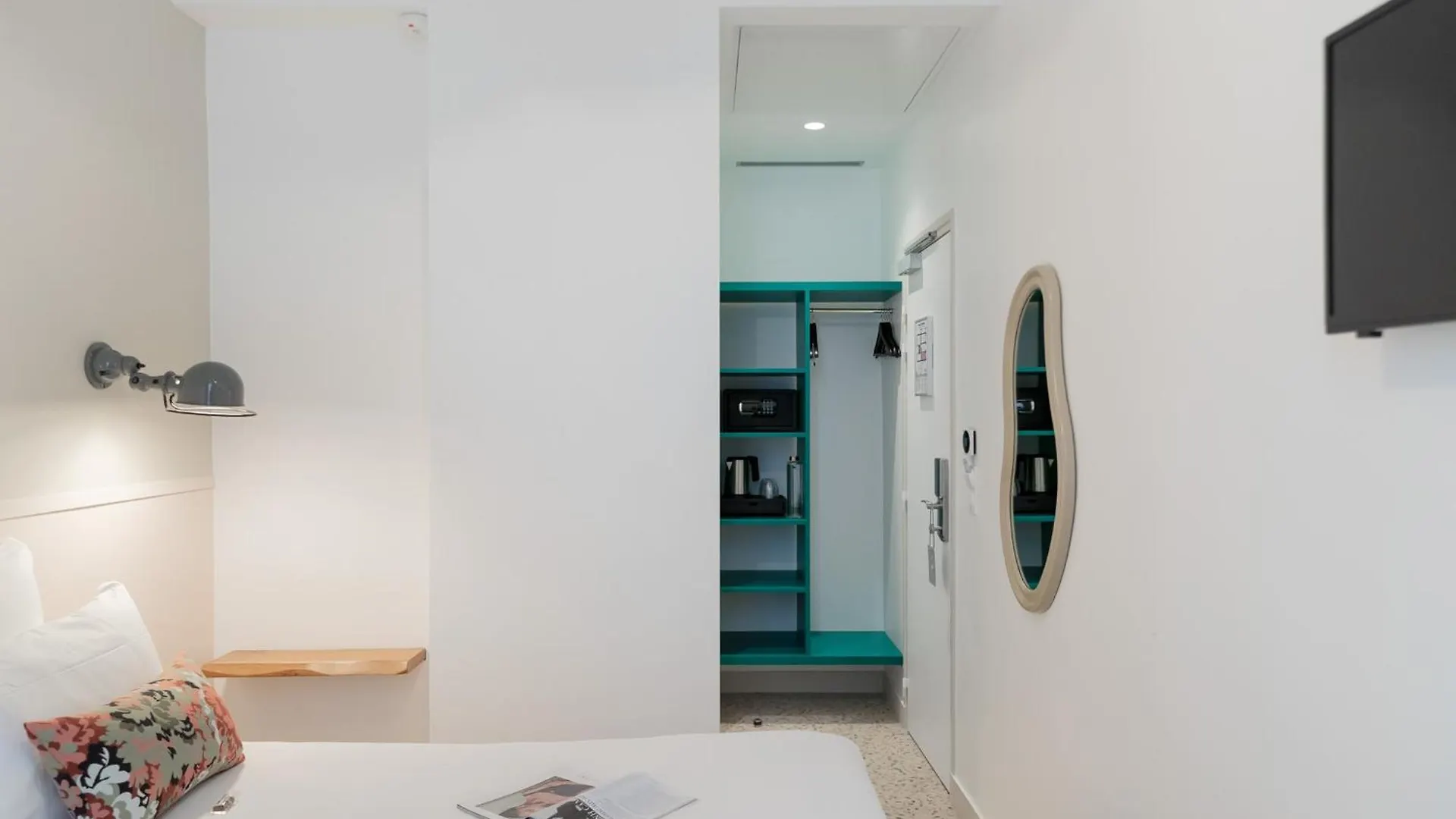 Hotel Trendy Canettes