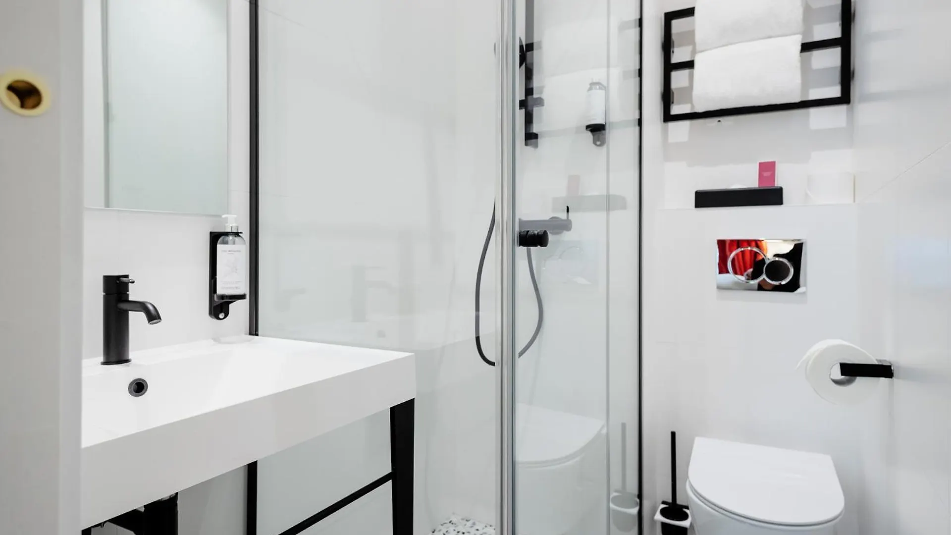 Hotel Trendy Canettes