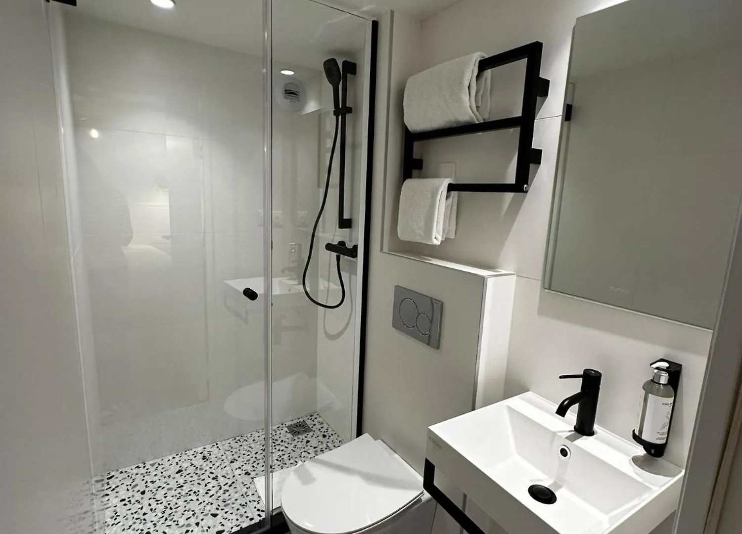 Hotel Trendy Canettes
