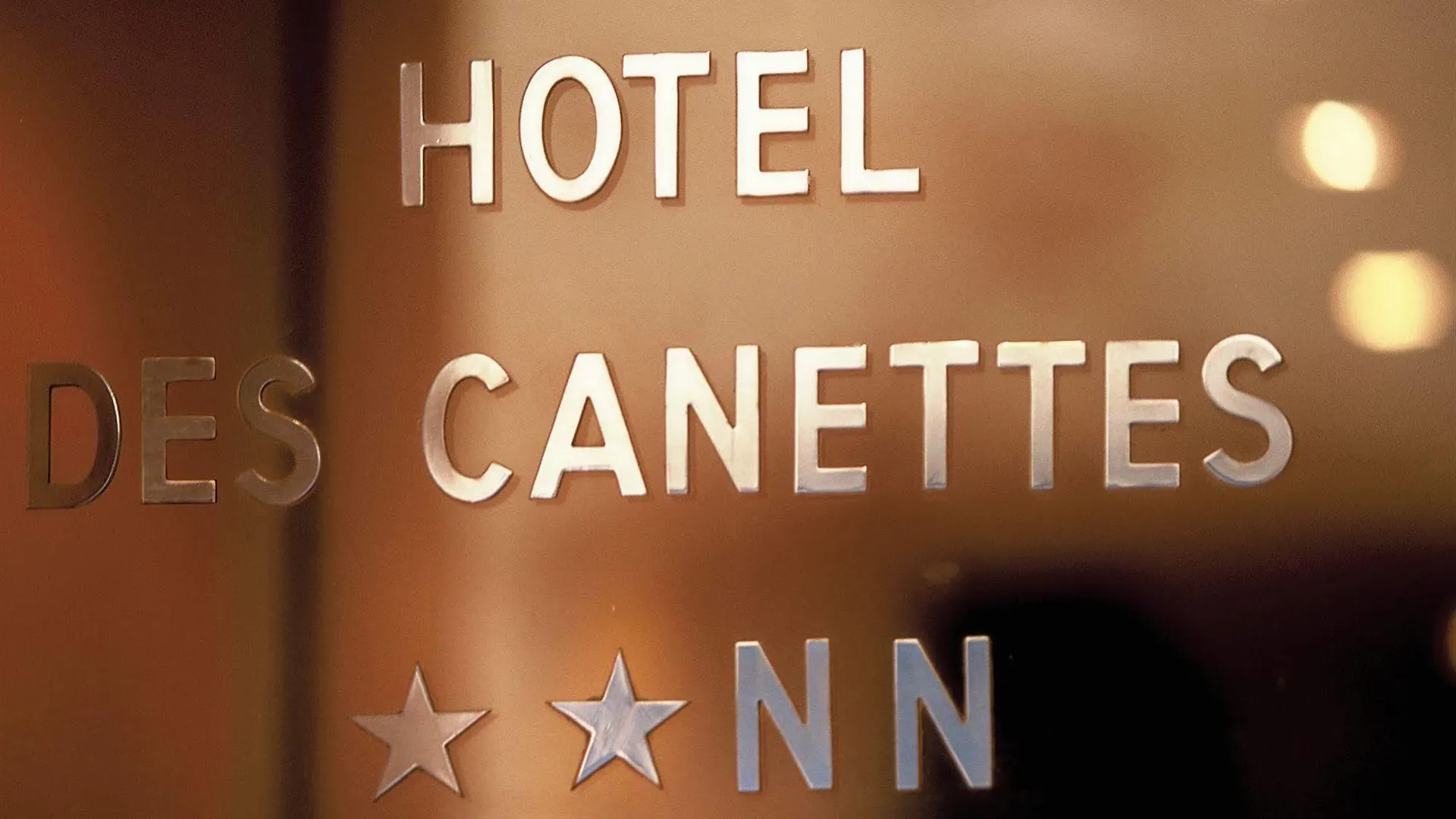 Trendy Canettes Hotel